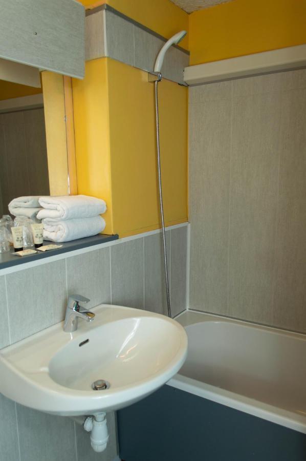 Hotel Les Tourrades Кан Екстериор снимка