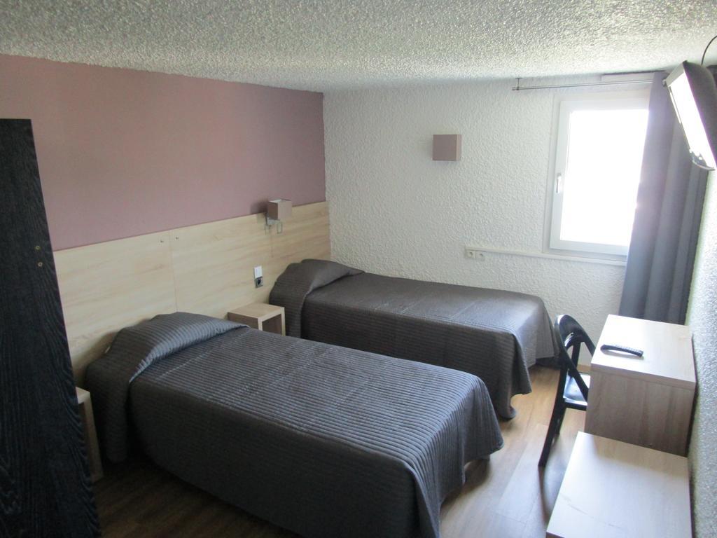 Hotel Les Tourrades Кан Екстериор снимка