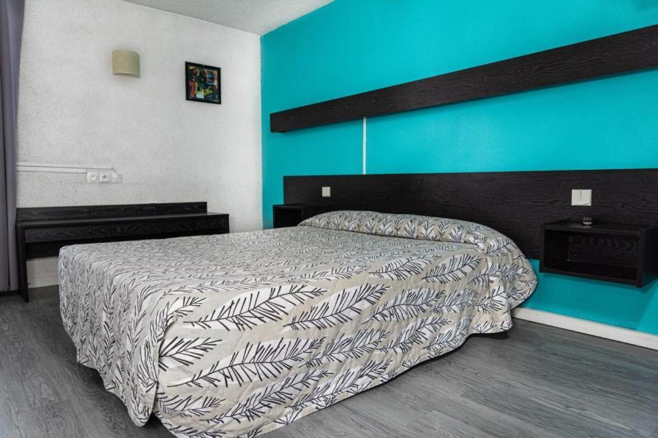 Hotel Les Tourrades Кан Екстериор снимка