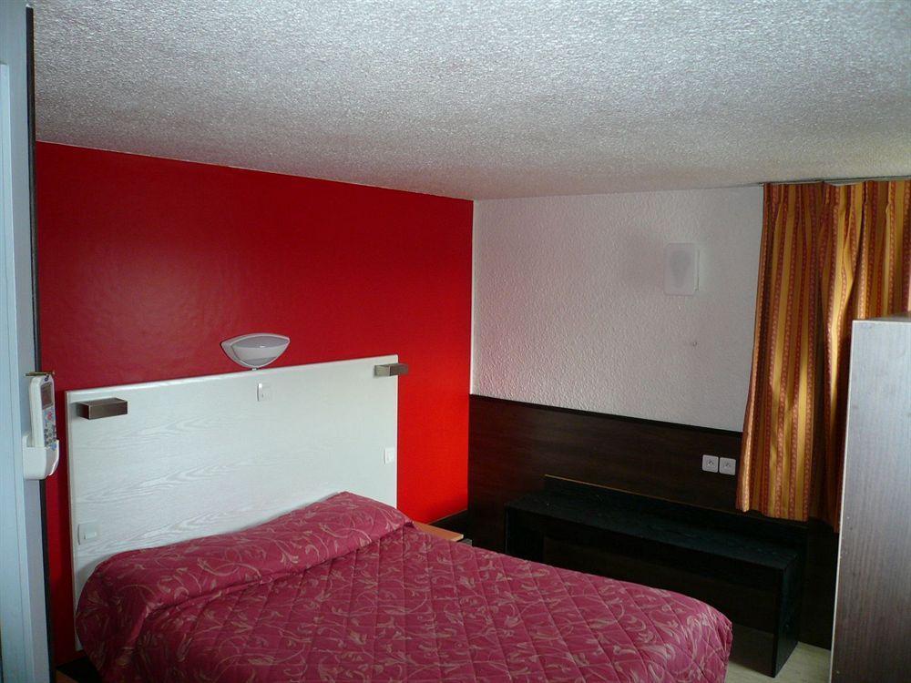 Hotel Les Tourrades Кан Екстериор снимка