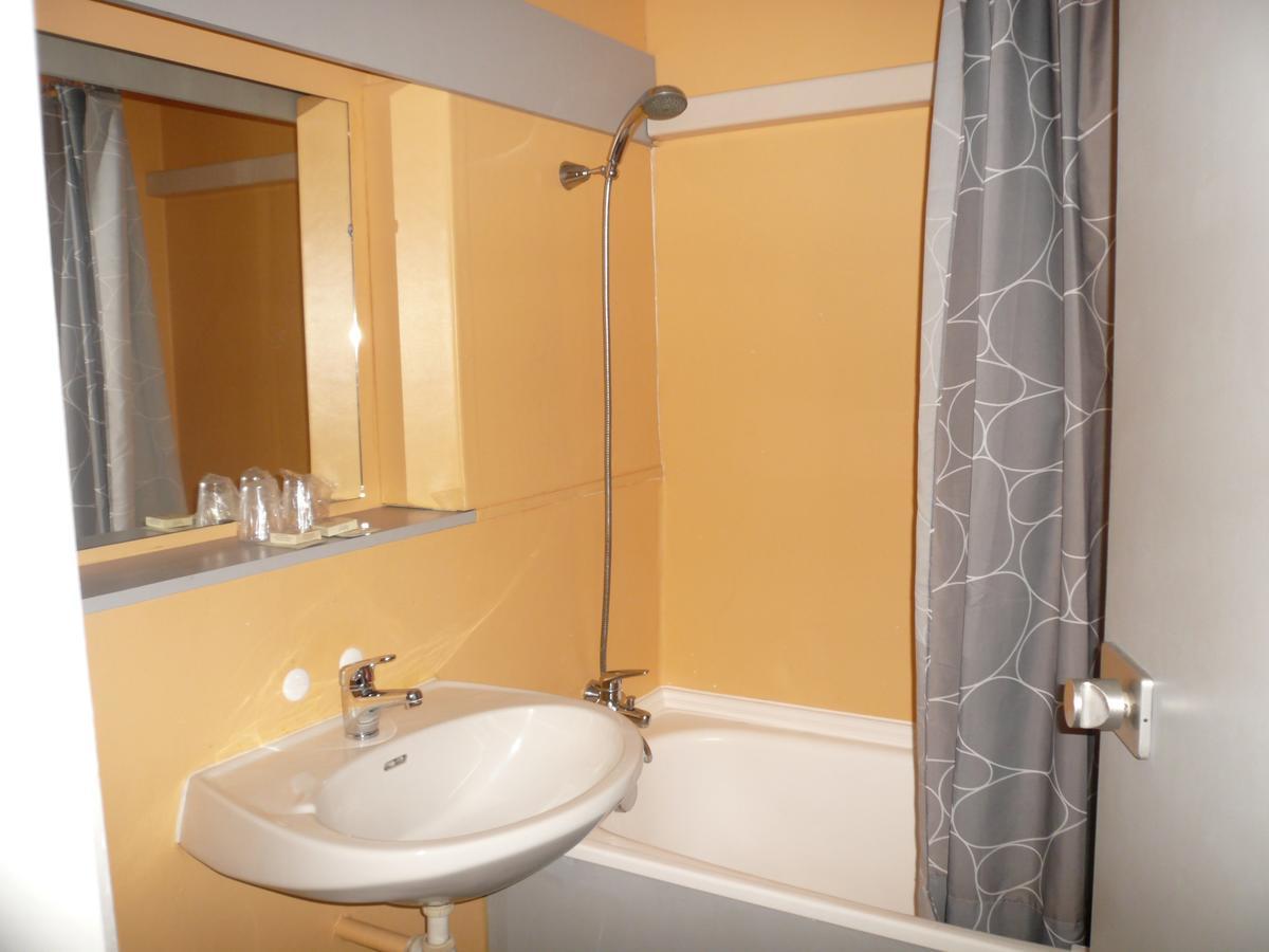 Hotel Les Tourrades Кан Екстериор снимка