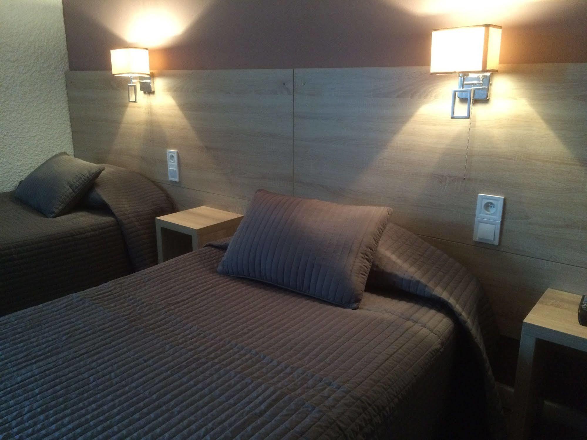 Hotel Les Tourrades Кан Екстериор снимка