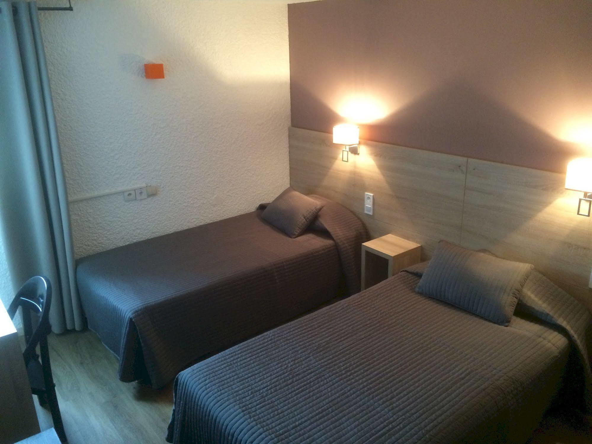 Hotel Les Tourrades Кан Екстериор снимка