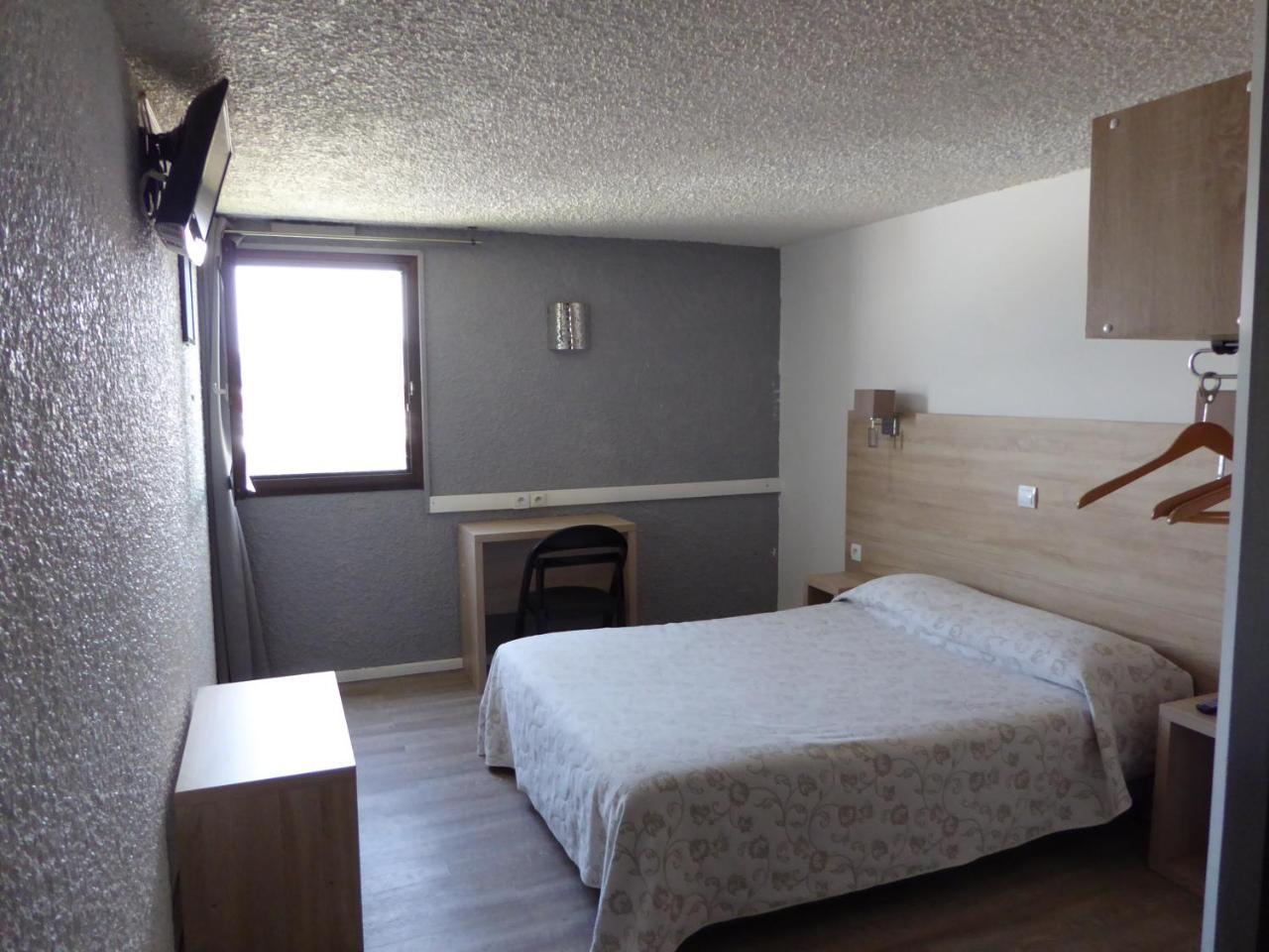 Hotel Les Tourrades Кан Екстериор снимка