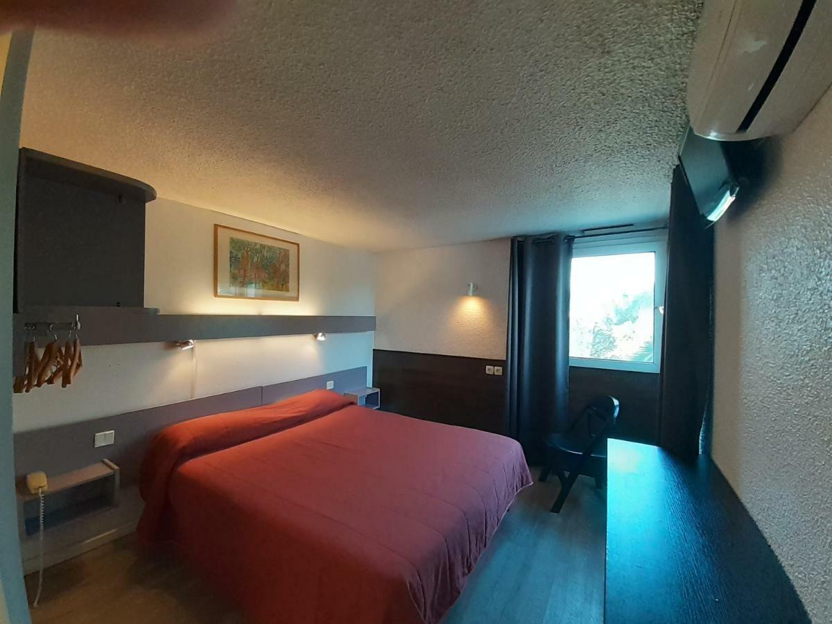 Hotel Les Tourrades Кан Екстериор снимка
